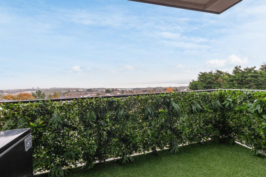 Apartment 86, 7 Northview