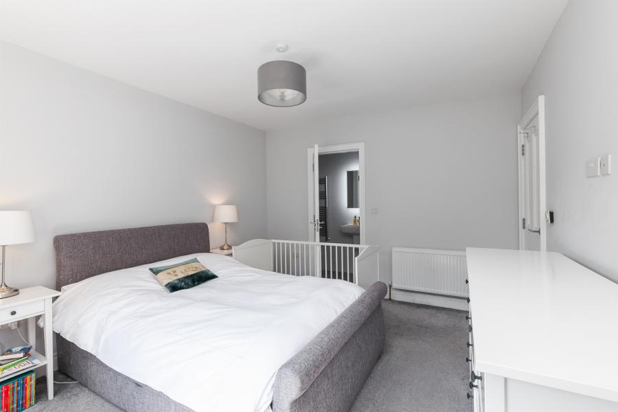 12 Donegall Park Gardens