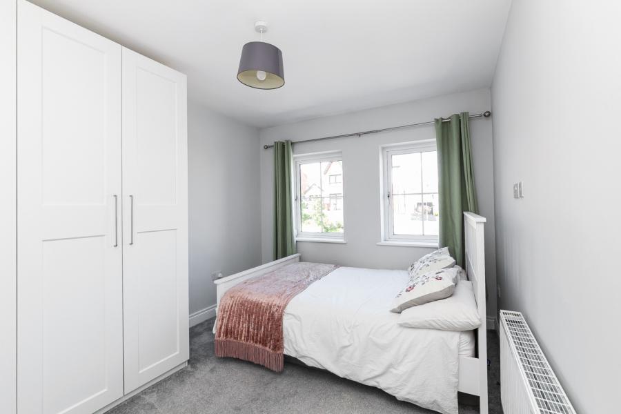 12 Donegall Park Gardens