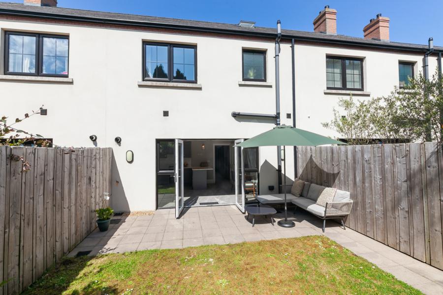 12 Donegall Park Gardens