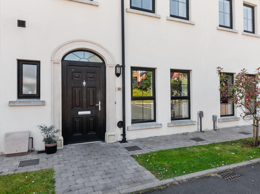 12 Donegall Park Gardens
