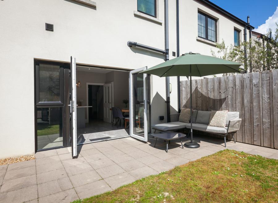 12 Donegall Park Gardens