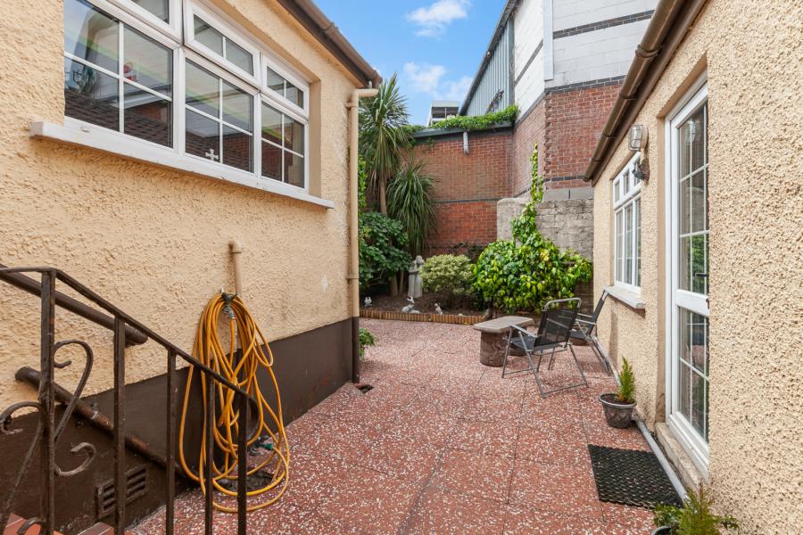 16 Shandarragh Park