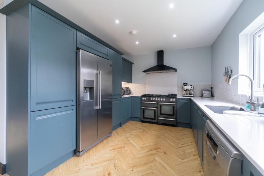 12 Coolmoyne Park