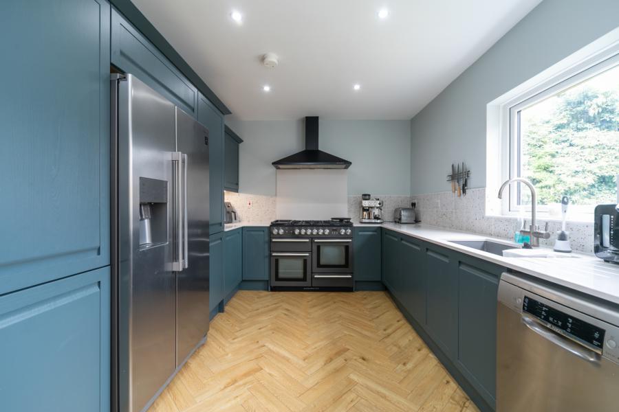 12 Coolmoyne Park