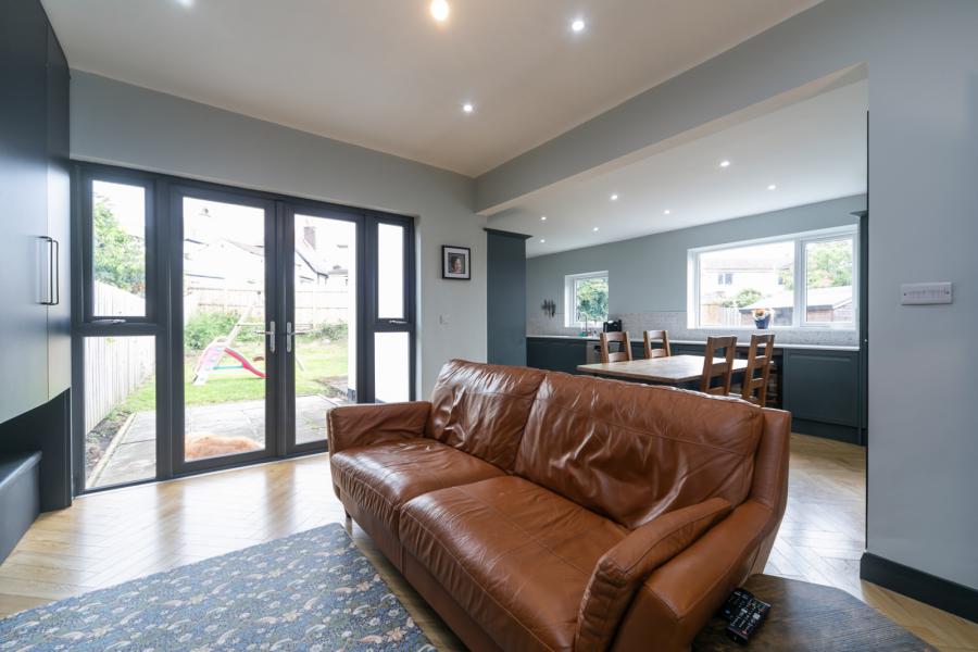 12 Coolmoyne Park