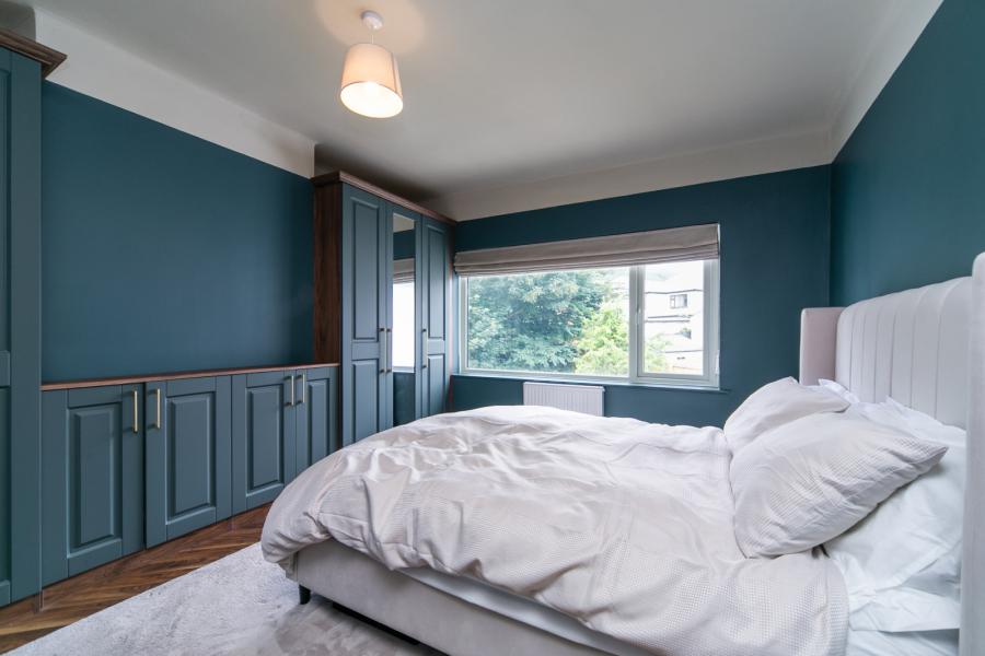 12 Coolmoyne Park