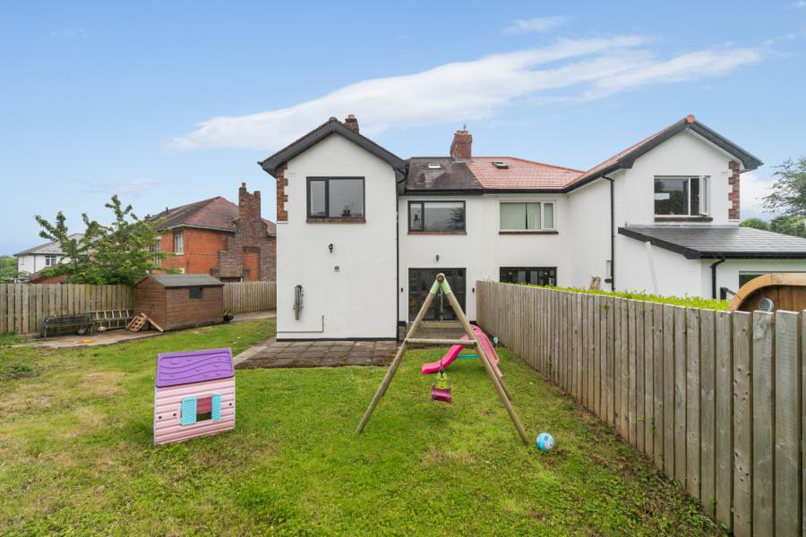 12 Coolmoyne Park