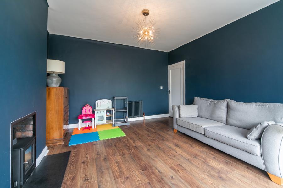 12 Coolmoyne Park