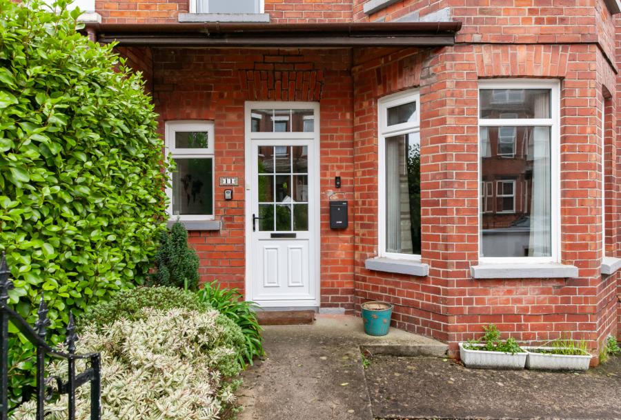 11 Wheatfield Gardens