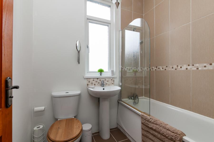 11 Wheatfield Gardens