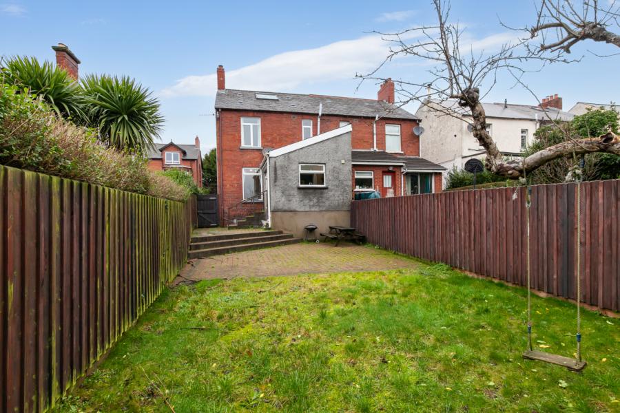 11 Wheatfield Gardens