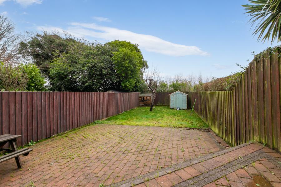 11 Wheatfield Gardens