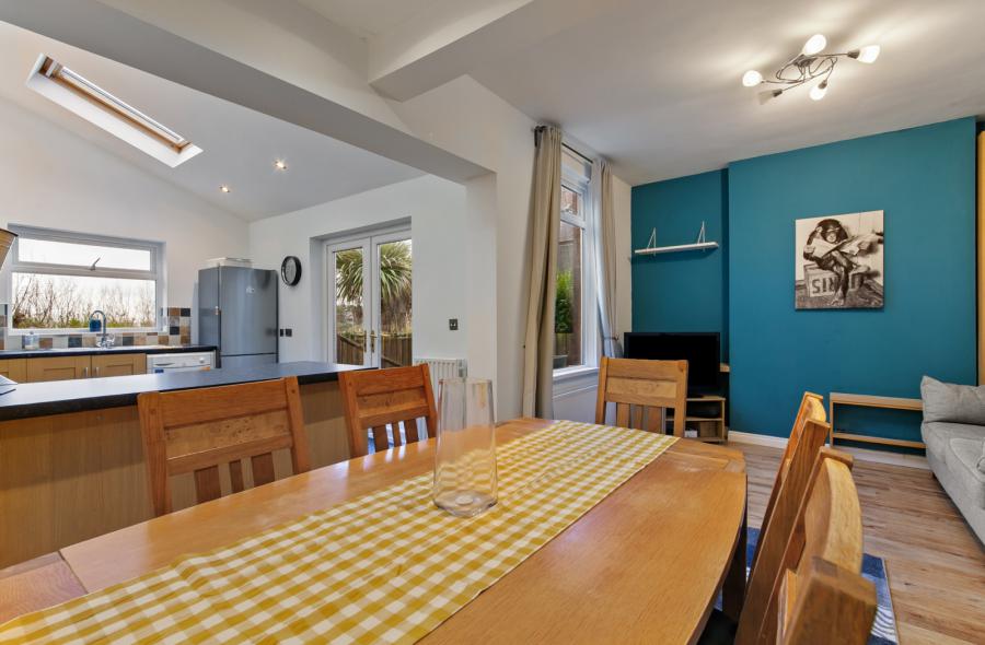 11 Wheatfield Gardens