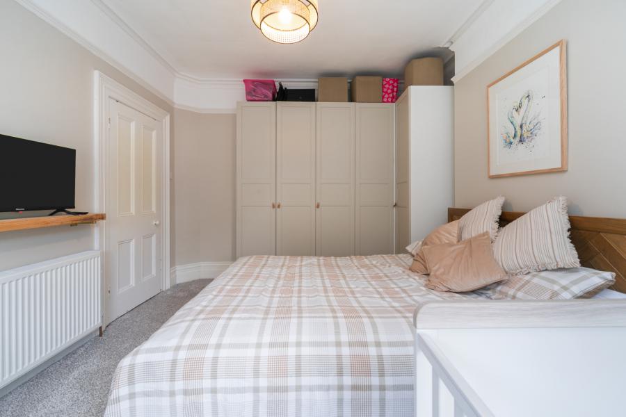 23 Glenburn Park