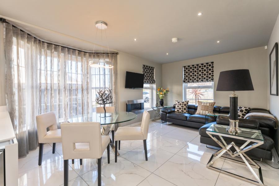 7 Hartley Hall Close