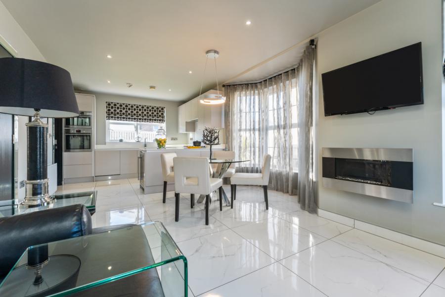 7 Hartley Hall Close
