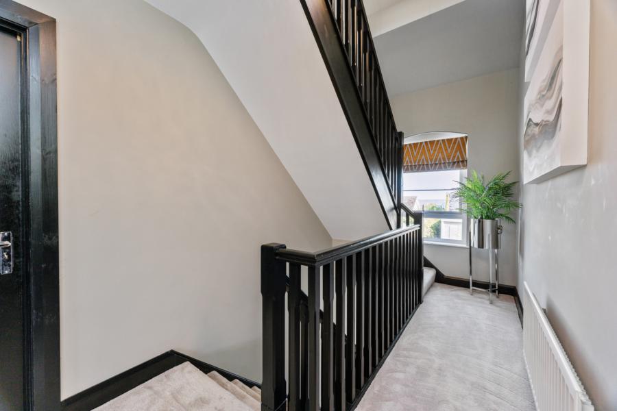 7 Hartley Hall Close