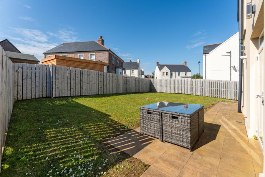 7 Hartley Hall Close