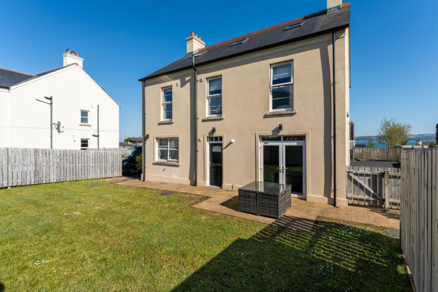 7 Hartley Hall Close