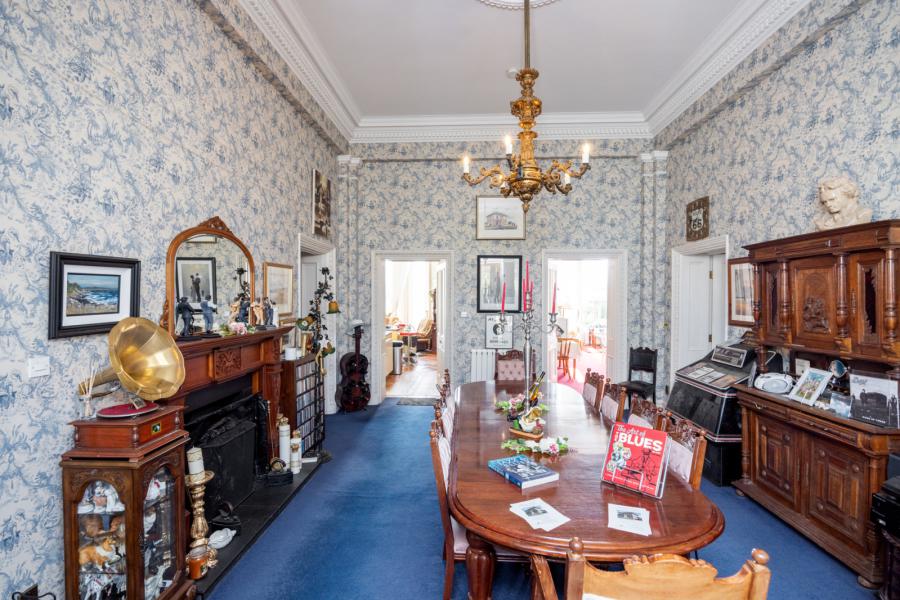 Abbeydene House, 20 Abbeydene Manor