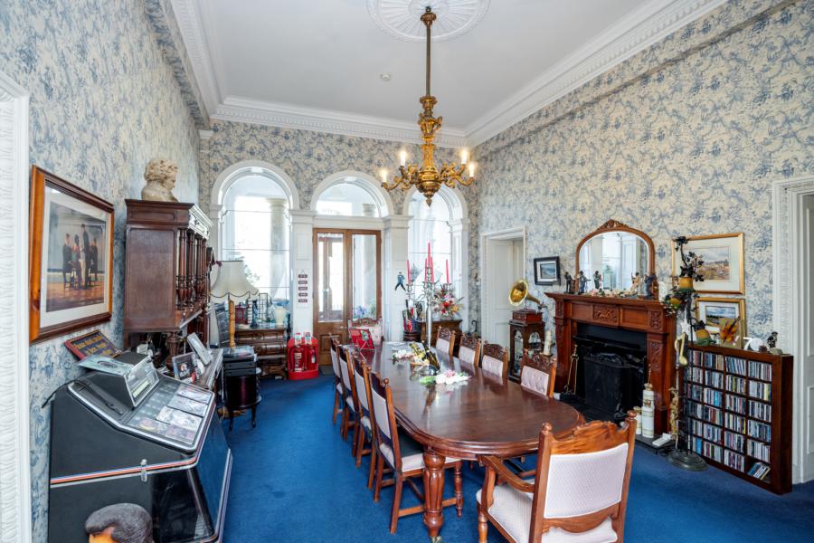 Abbeydene House, 20 Abbeydene Manor