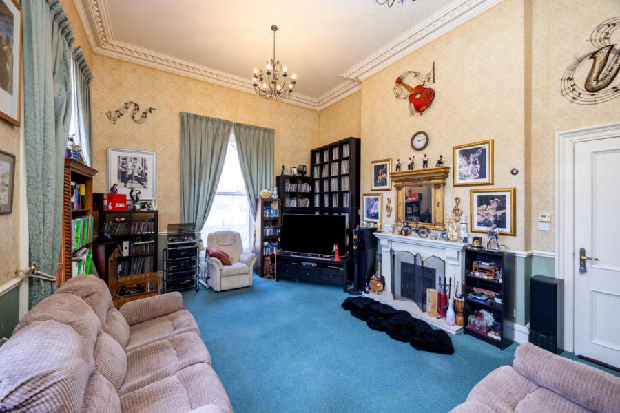 Abbeydene House, 20 Abbeydene Manor