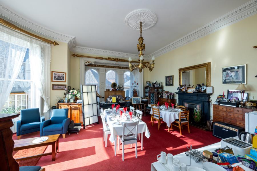 Abbeydene House, 20 Abbeydene Manor