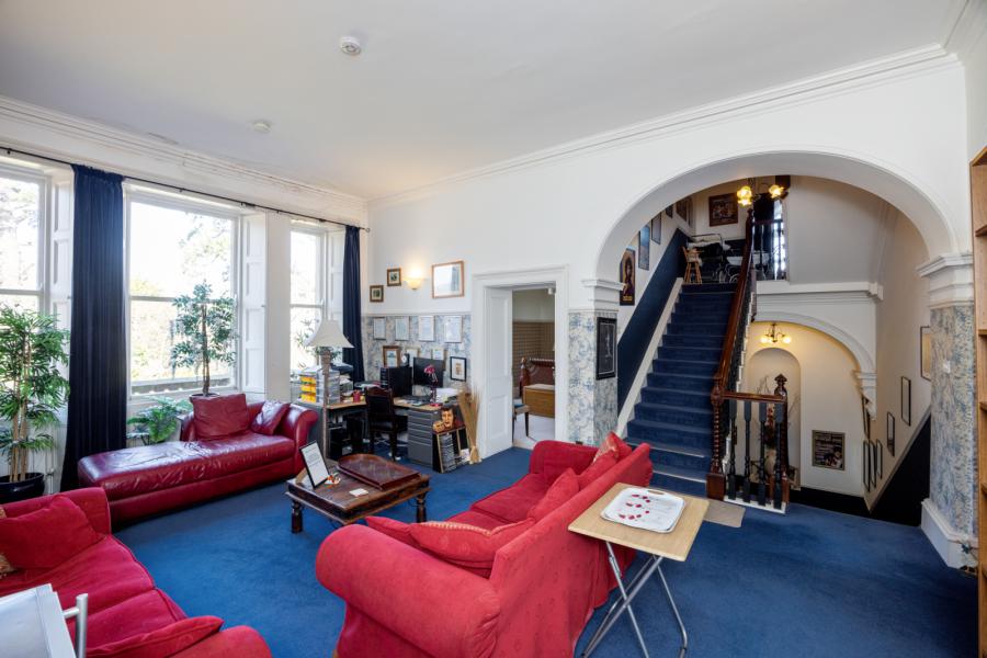 Abbeydene House, 20 Abbeydene Manor