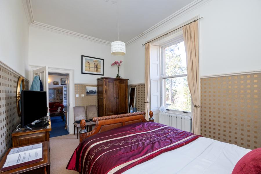 Abbeydene House, 20 Abbeydene Manor