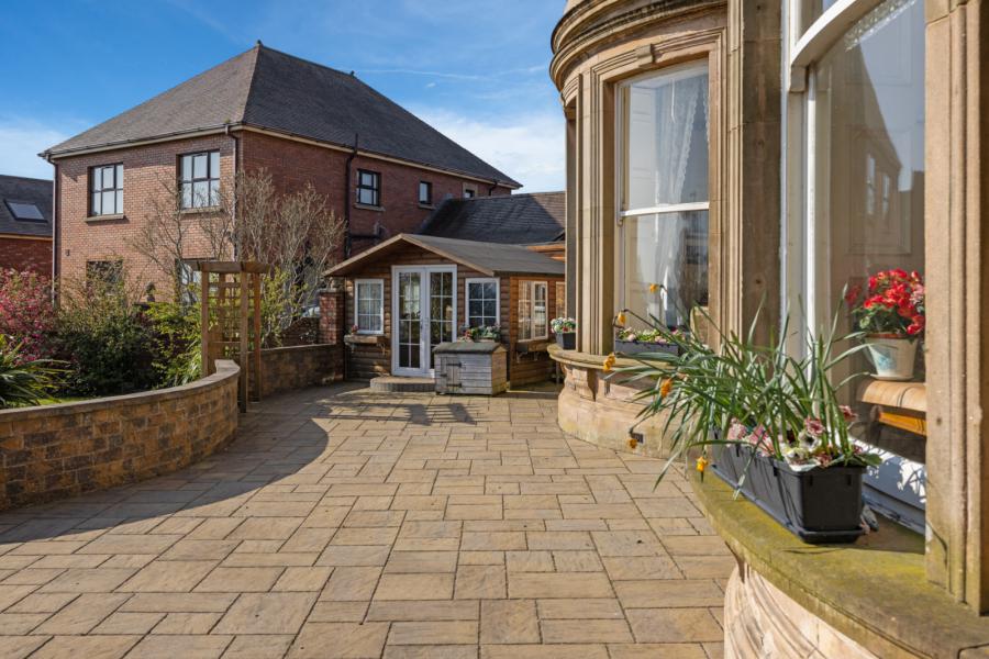 Abbeydene House, 20 Abbeydene Manor