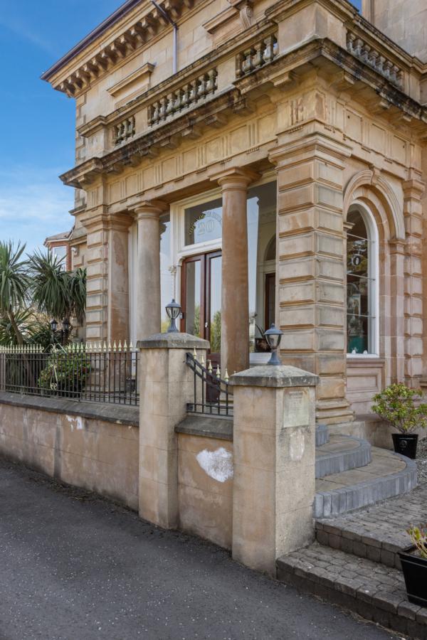 Abbeydene House, 20 Abbeydene Manor