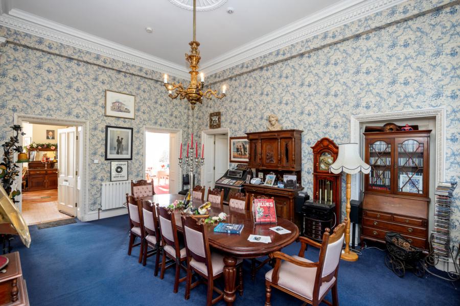 Abbeydene House, 20 Abbeydene Manor