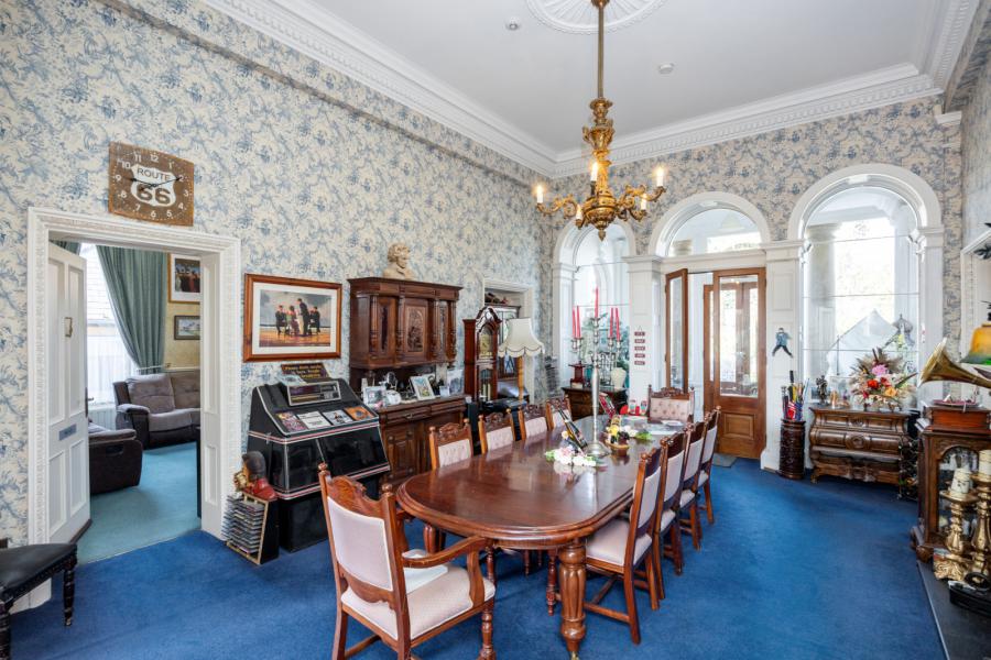 Abbeydene House, 20 Abbeydene Manor