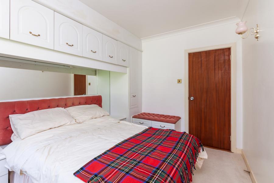 18 Waterloo Park South