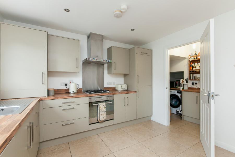 6 Foxton Crescent