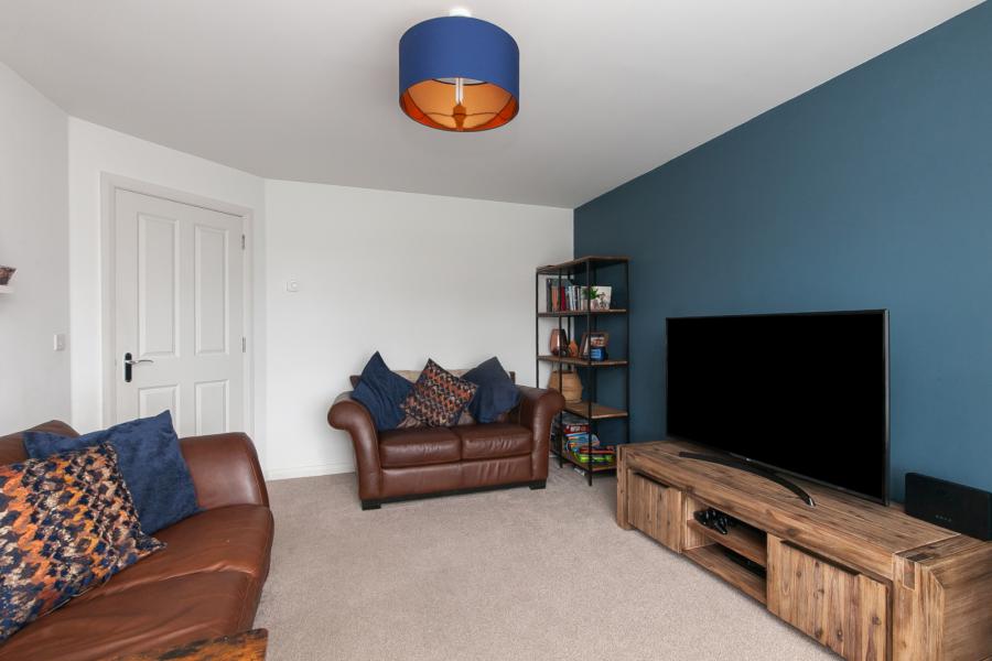 6 Foxton Crescent