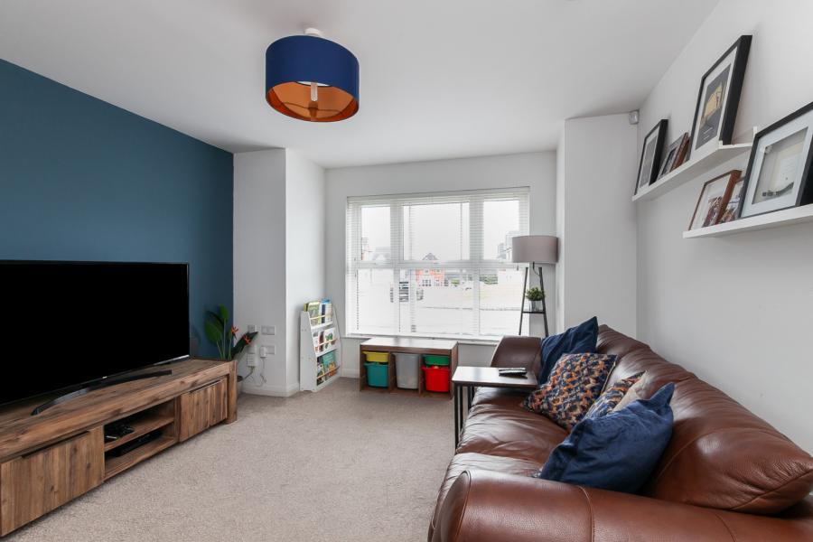 6 Foxton Crescent