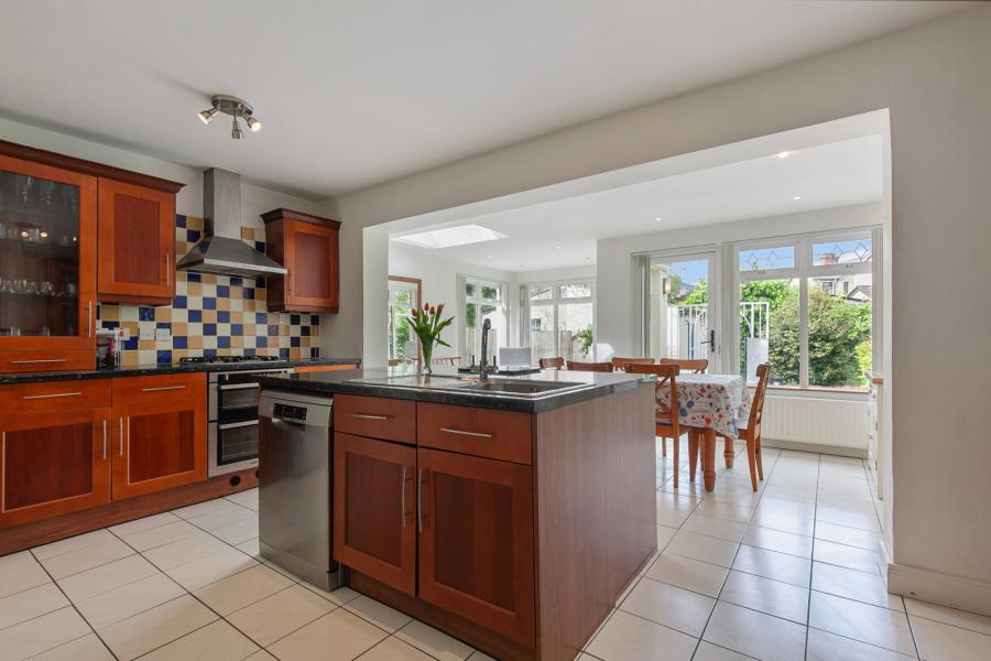15 Hughenden Avenue