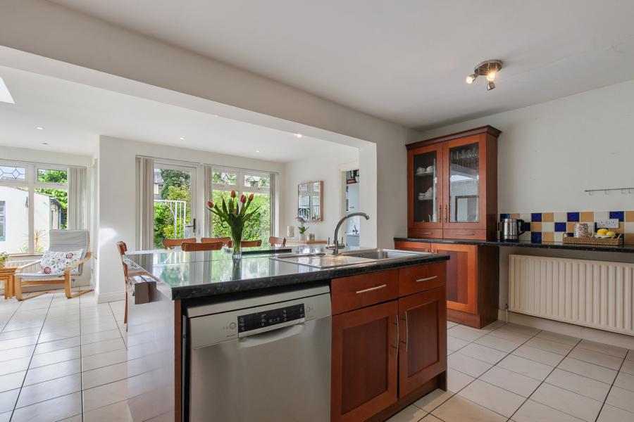 15 Hughenden Avenue