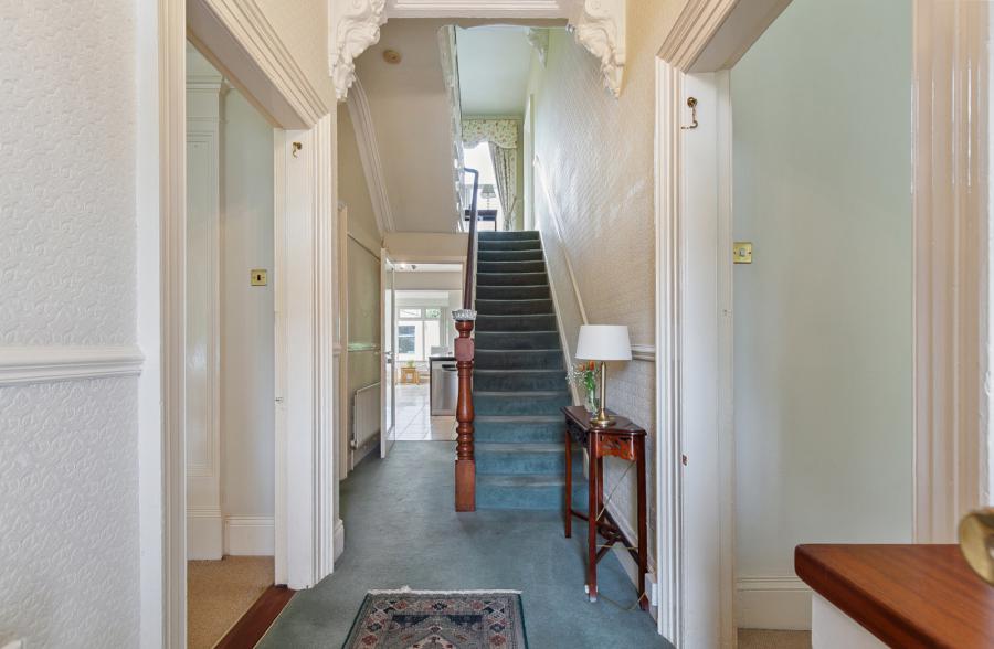 15 Hughenden Avenue