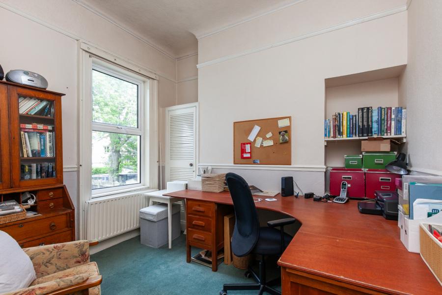 15 Hughenden Avenue