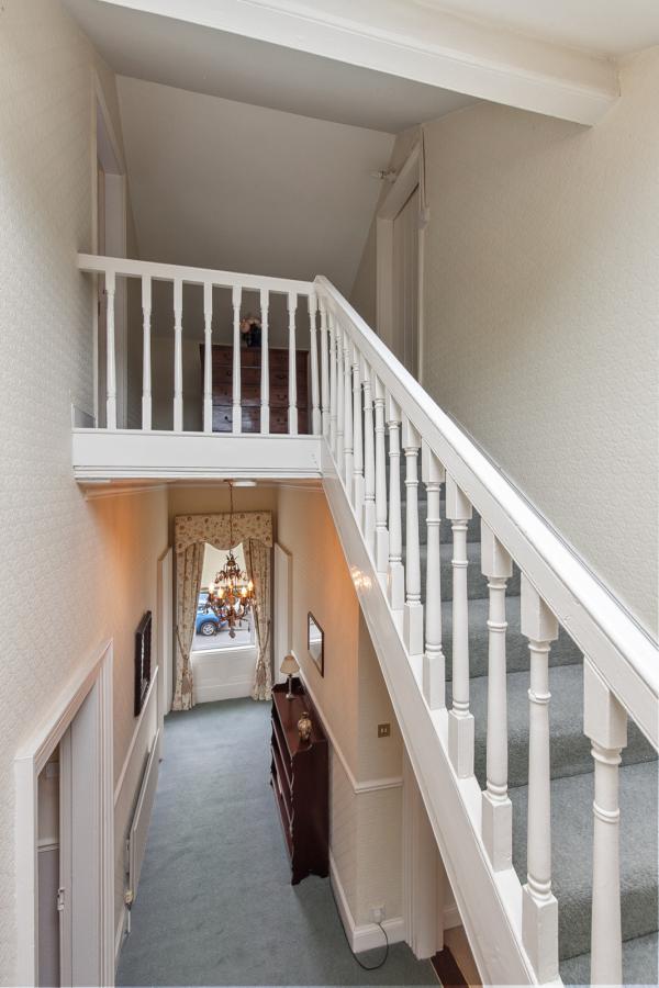 15 Hughenden Avenue