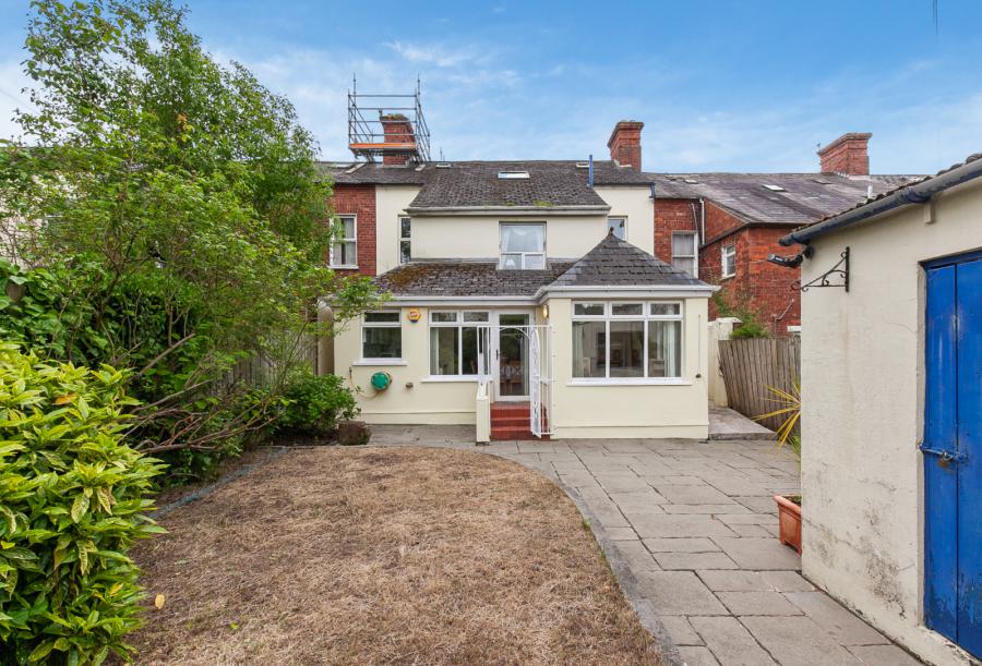 15 Hughenden Avenue