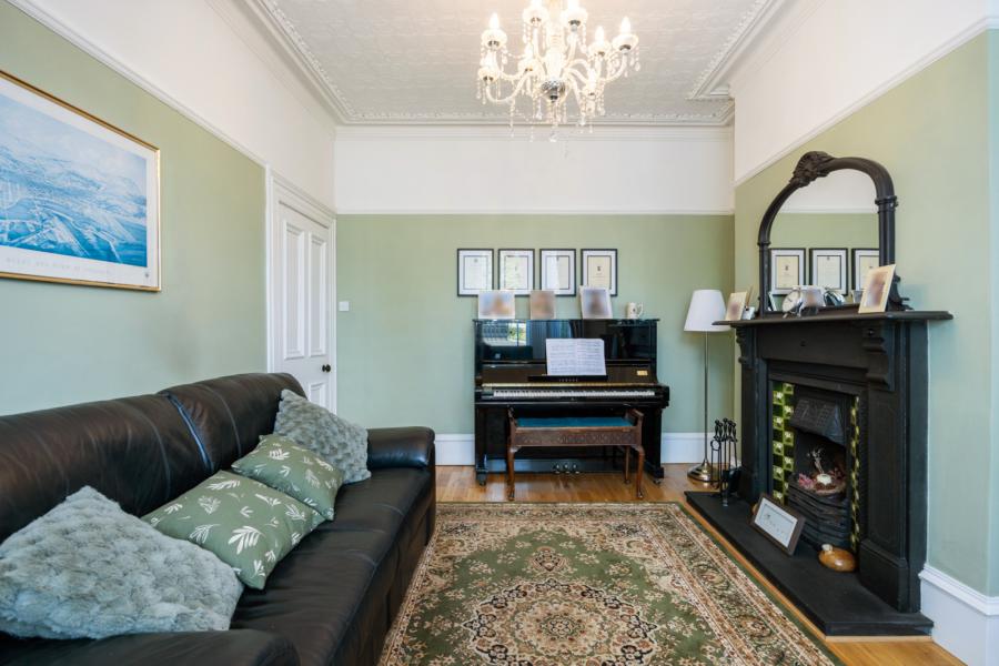 Laurento, 671 Antrim Road