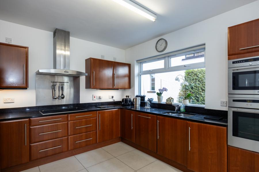 Laurento, 671 Antrim Road