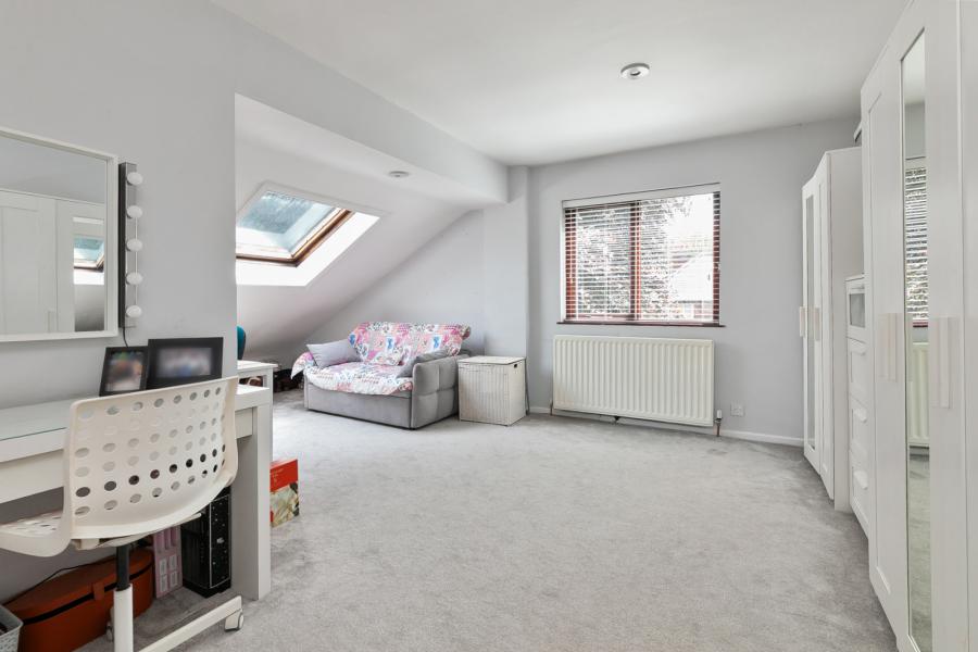 11 Fortwilliam Gardens