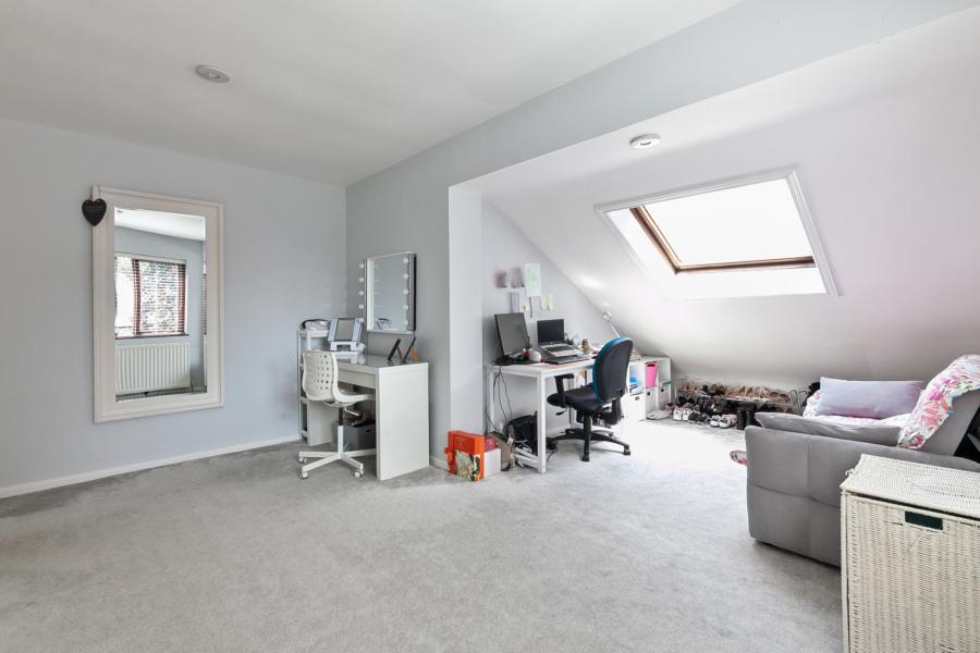 11 Fortwilliam Gardens