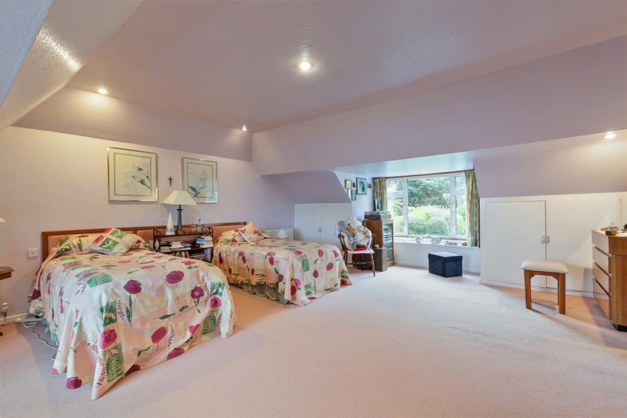 Traighena, 626 Antrim Road