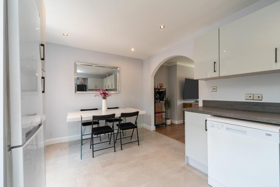 30 Beechgrove Gardens